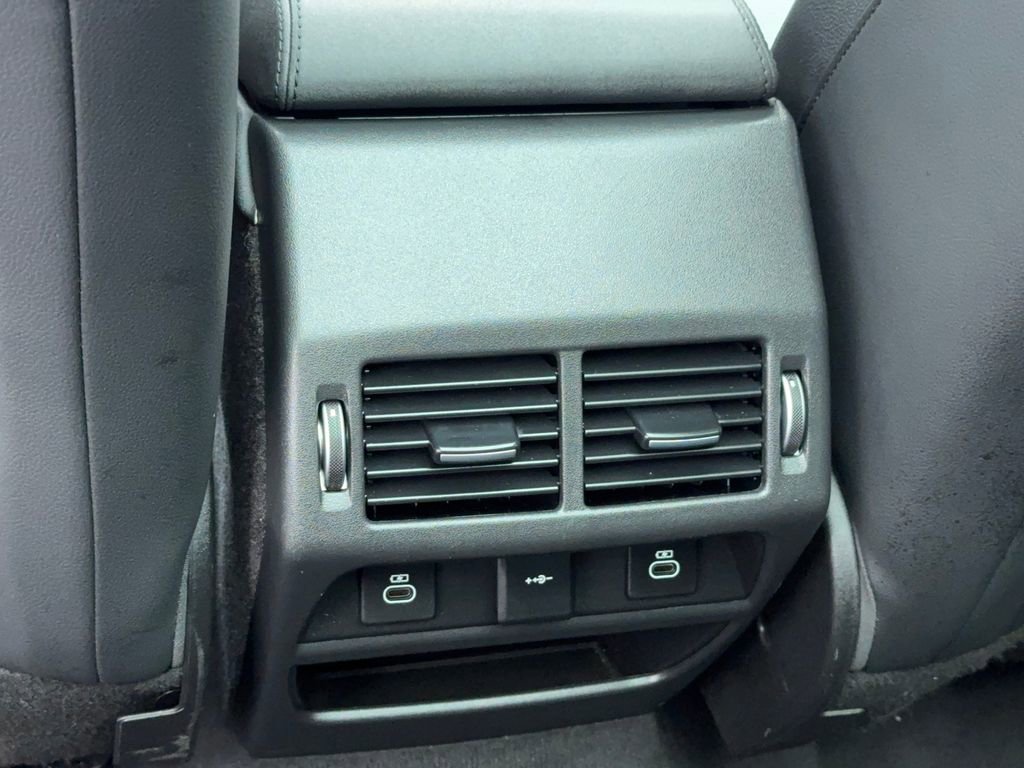 Used 2022 Land Rover Discovery Sport SE AWD/4WD image 44