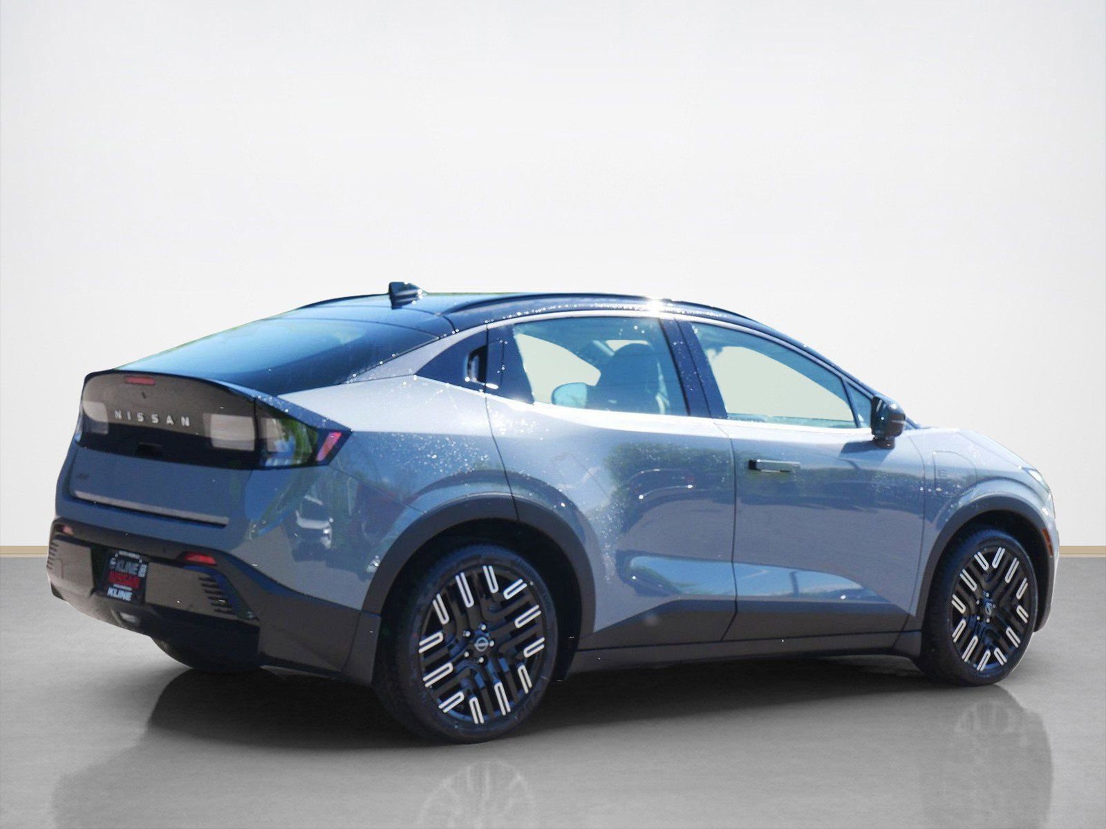 New 2026 Nissan Leaf Platinum+ w/ Cargo Package (Platinum+) FWD image 2
