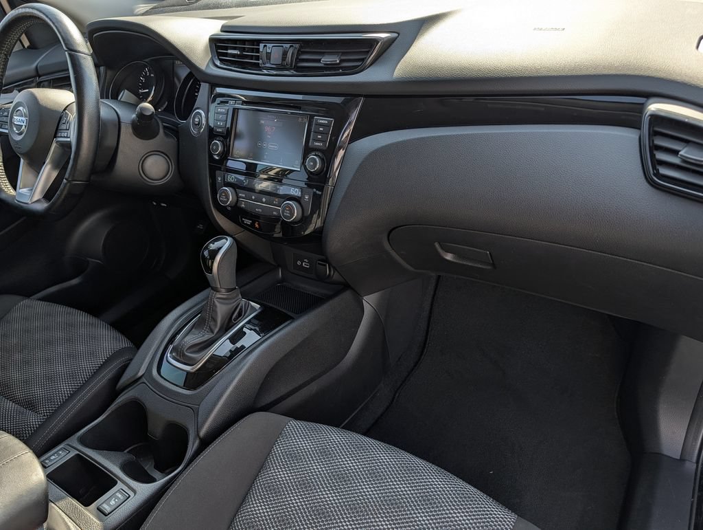 Used 2022 Nissan Rogue Sport SV FWD image 33