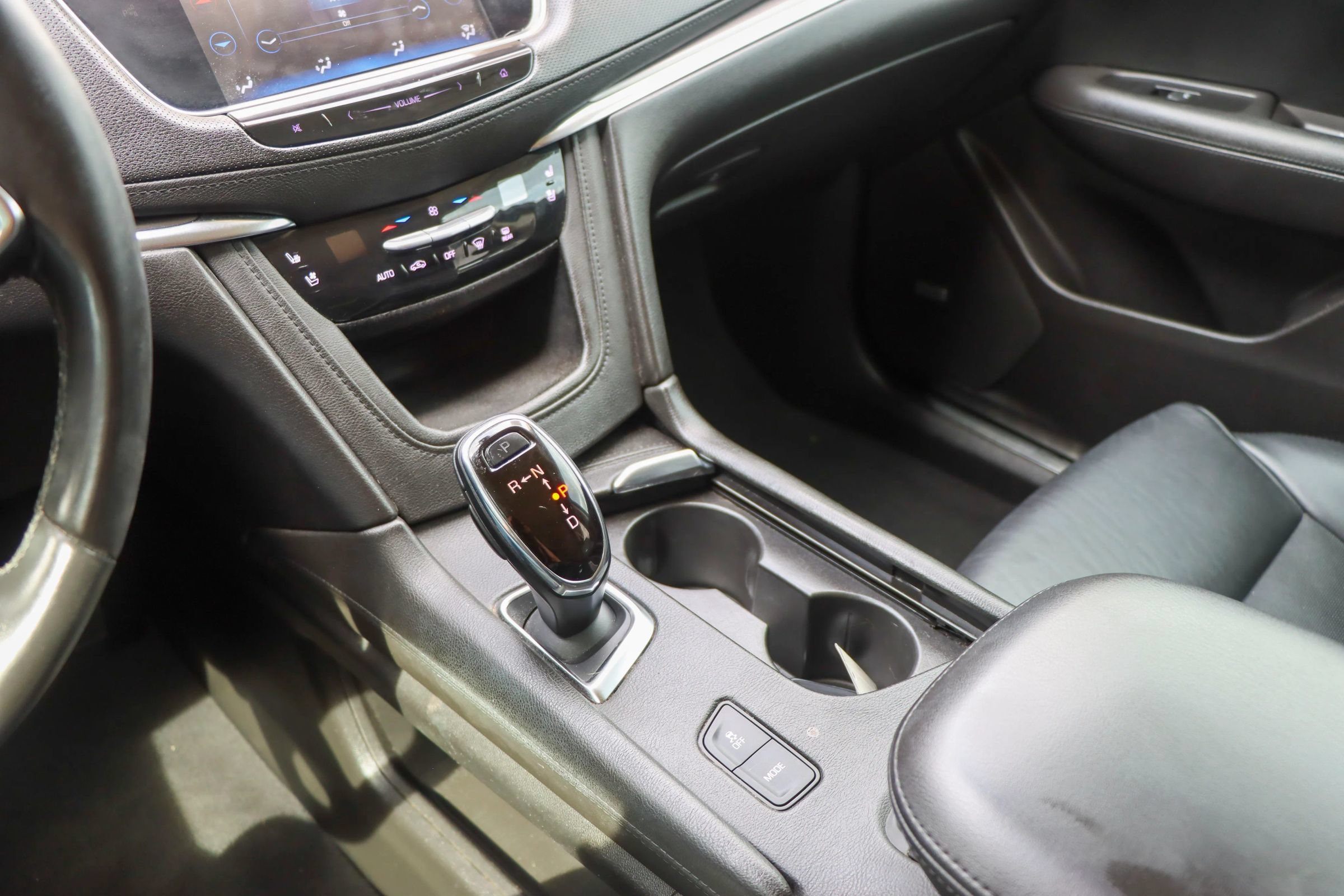 Used 2018 Cadillac XT5 Premium Luxury FWD image 39