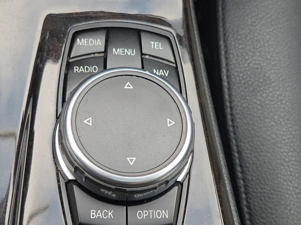 Used 2016 BMW 528i Sedan image 10