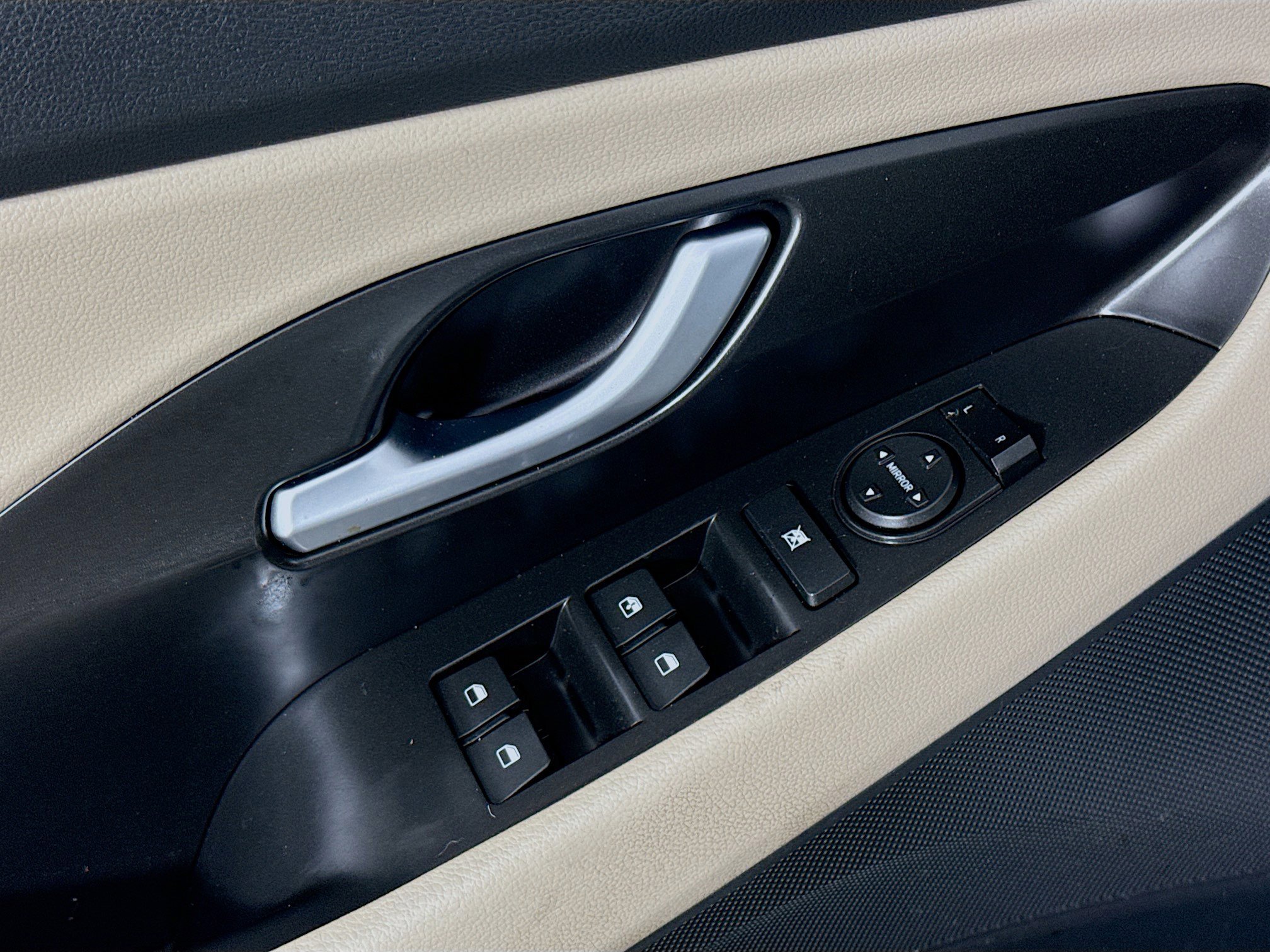 Used 2020 Hyundai Elantra GT w/ Style Package 02 image 24