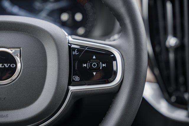 New 2026 Volvo XC90 B6 Plus w/ Protection Package Premier image 28