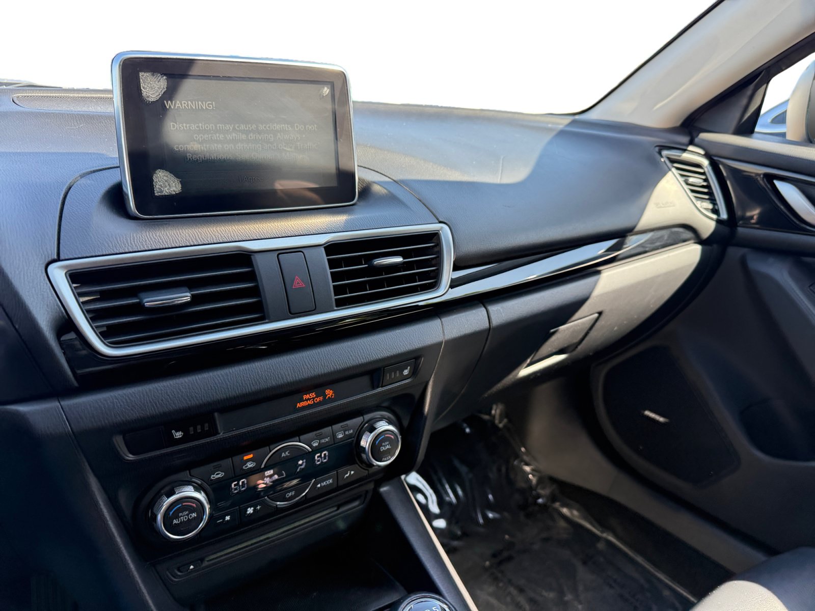 Used 2014 MAZDA MAZDA3 i Grand Touring FWD image 12