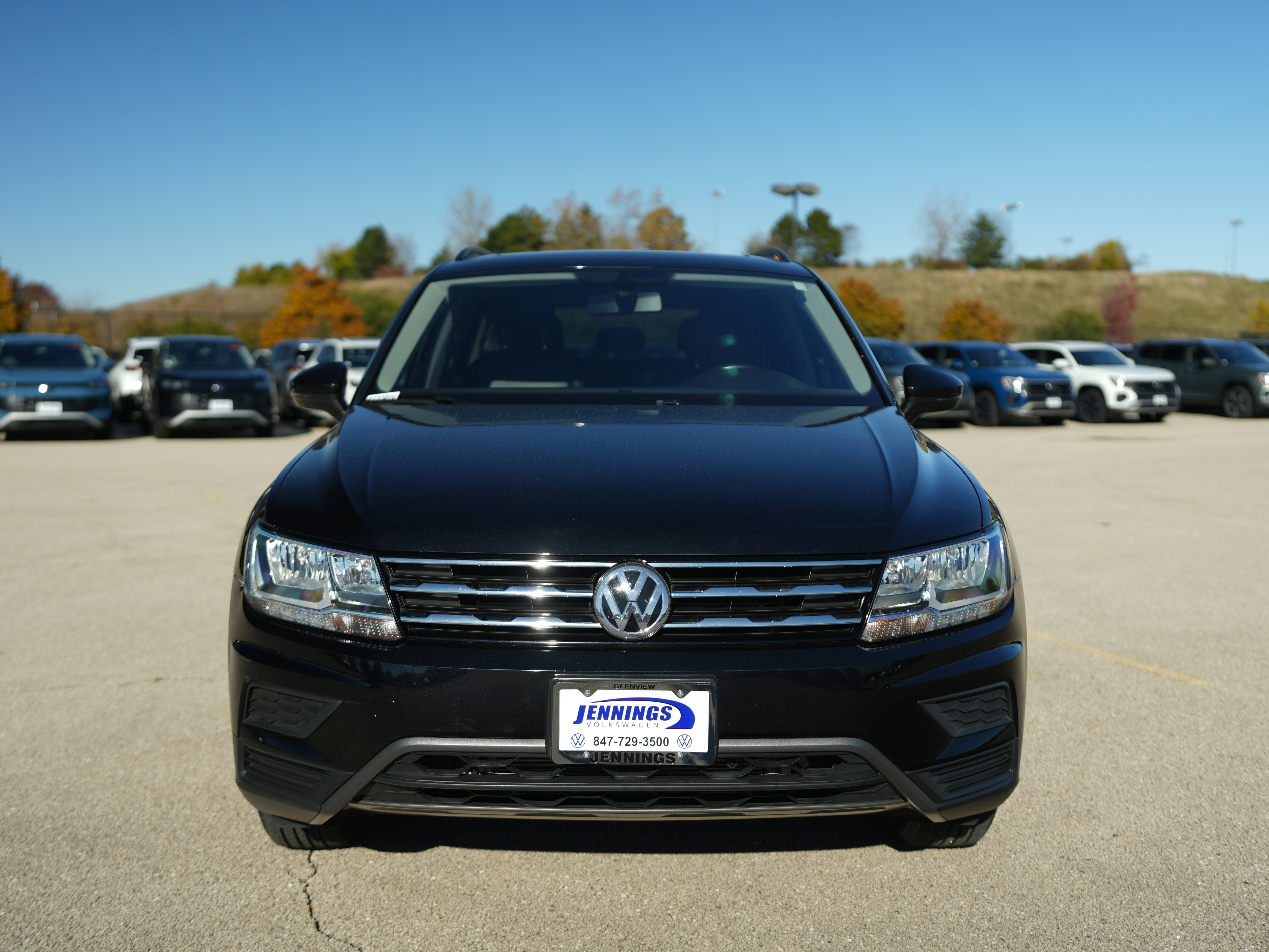 Used 2021 Volkswagen Tiguan SE w/ Panoramic Sunroof Package image 3