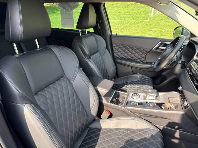 Used 2023 Mitsubishi Outlander SEL 40th Anniversary AWD/4WD image 13