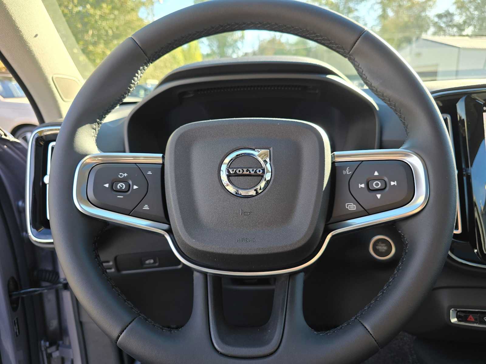 New 2026 Volvo XC40 B5 Plus w/ Protection Package Premier AWD/4WD image 32