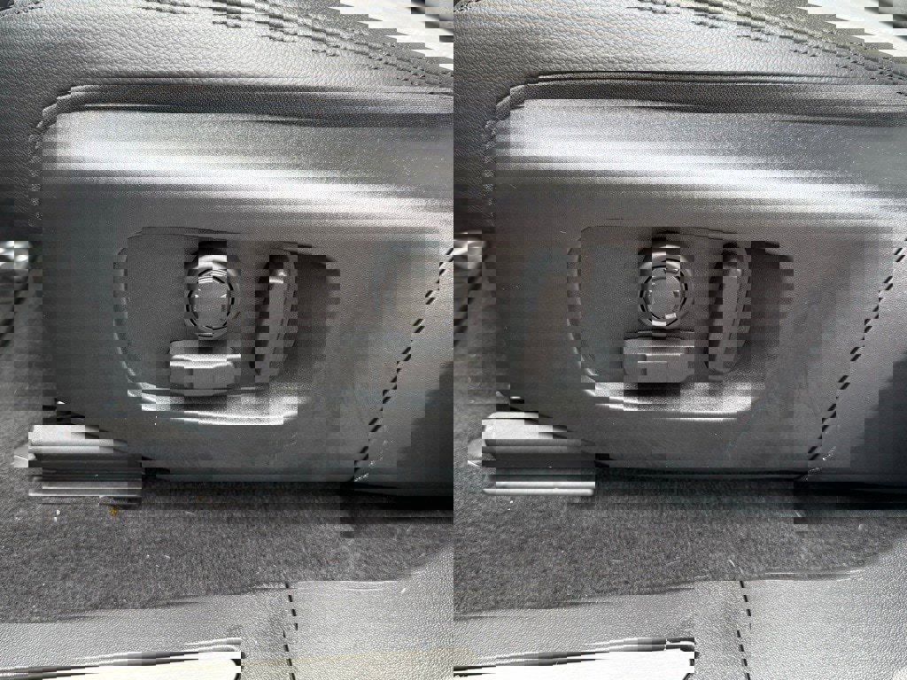 Certified 2026 Land Rover Range Rover Evoque Dynamic SE image 12