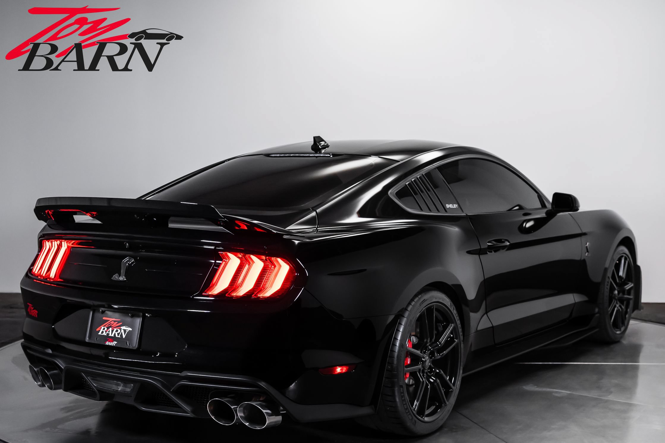 Used 2021 Ford Mustang Shelby GT500 w/ Technology Package RWD image 5
