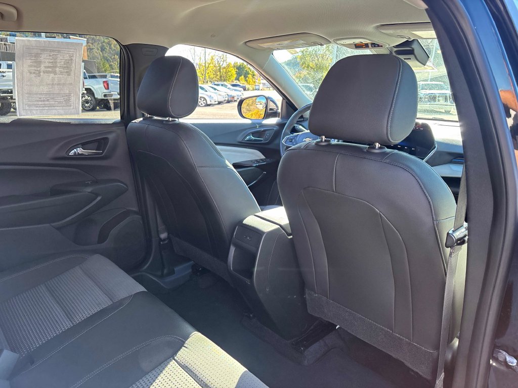 Used 2024 Chevrolet Trax LT w/ LT Convenience Package FWD image 25