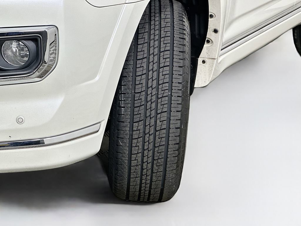 Used 2020 Toyota 4Runner Limited image 25