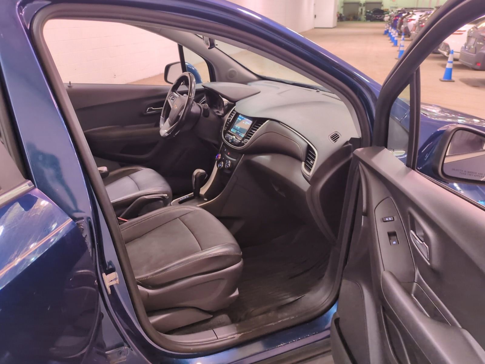 Used 2019 Chevrolet Trax LT w/ LT Convenience Package image 10