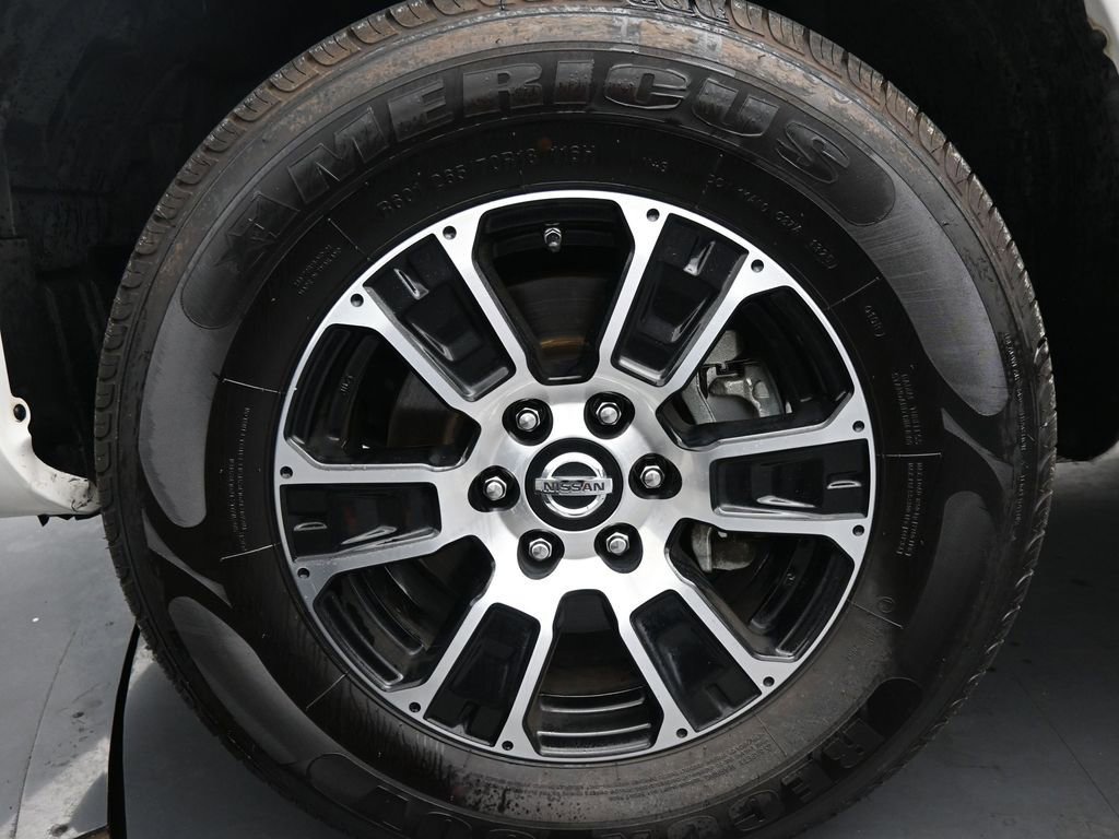 Used 2022 Nissan Titan SV AWD/4WD image 14
