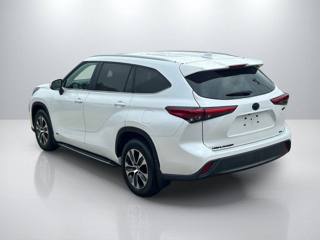 Used 2023 Toyota Highlander XLE image 7