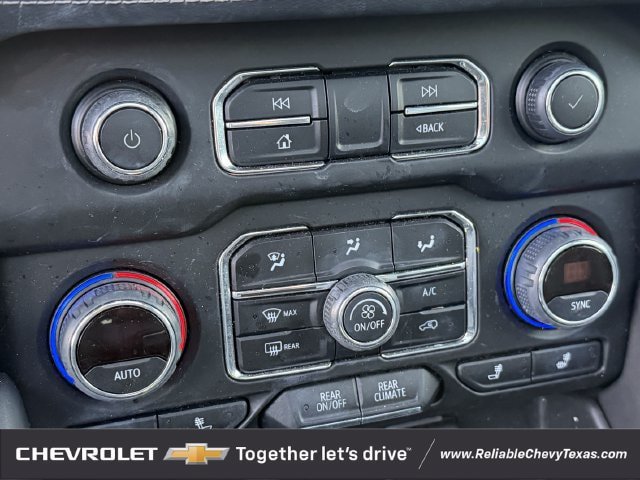 Used 2023 Chevrolet Tahoe Z71 w/ Luxury Package AWD/4WD image 21