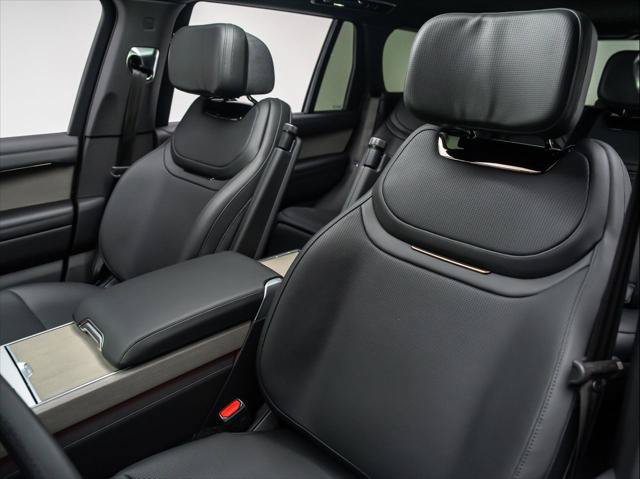 New 2026 Land Rover Range Rover SV AWD/4WD image 15