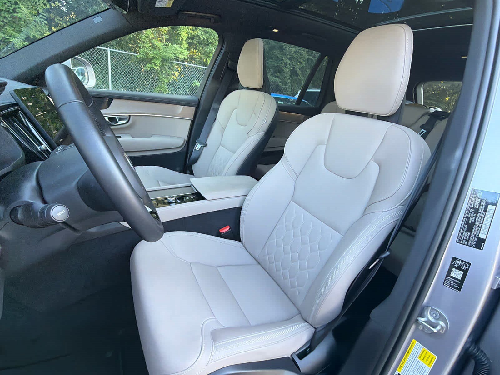 Used 2026 Volvo XC90 B6 Plus AWD/4WD image 24
