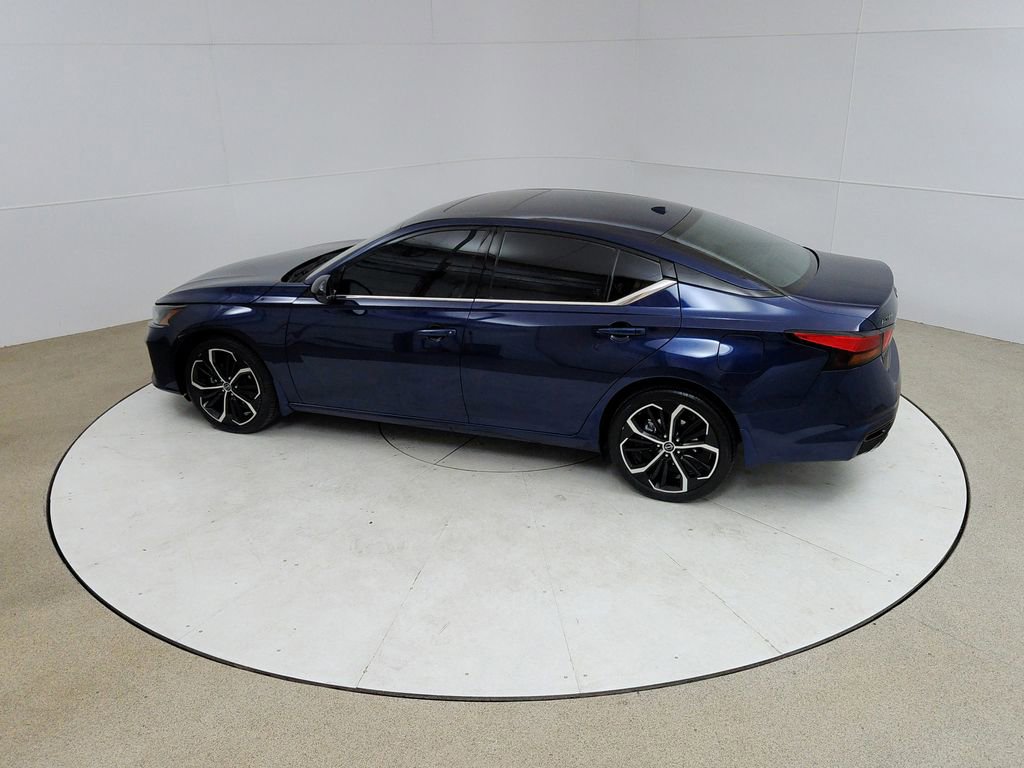 Used 2024 Nissan Altima 2.5 SR w/ SR Premium Package AWD/4WD image 16