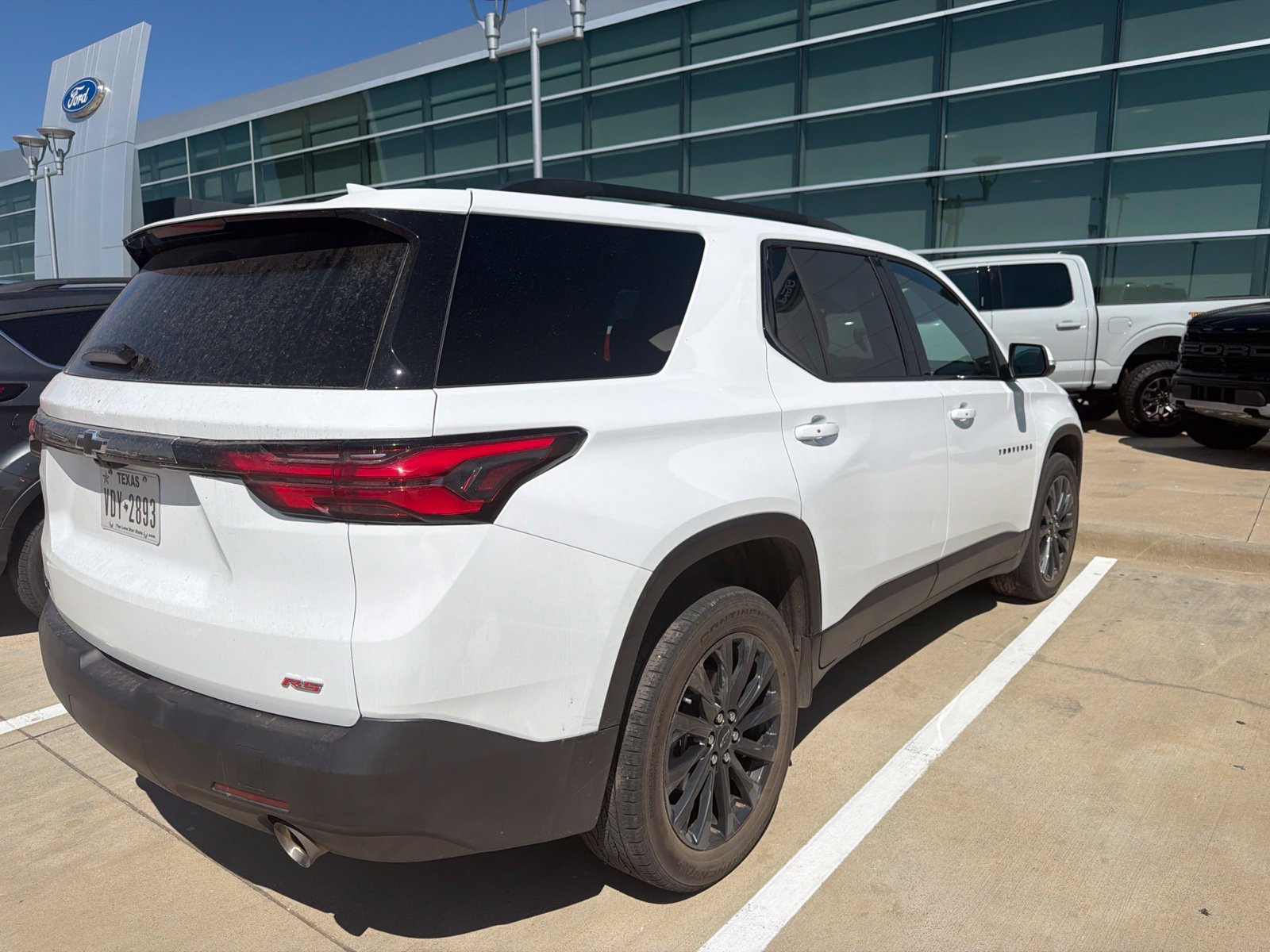 Used 2024 Chevrolet Traverse RS FWD image 4
