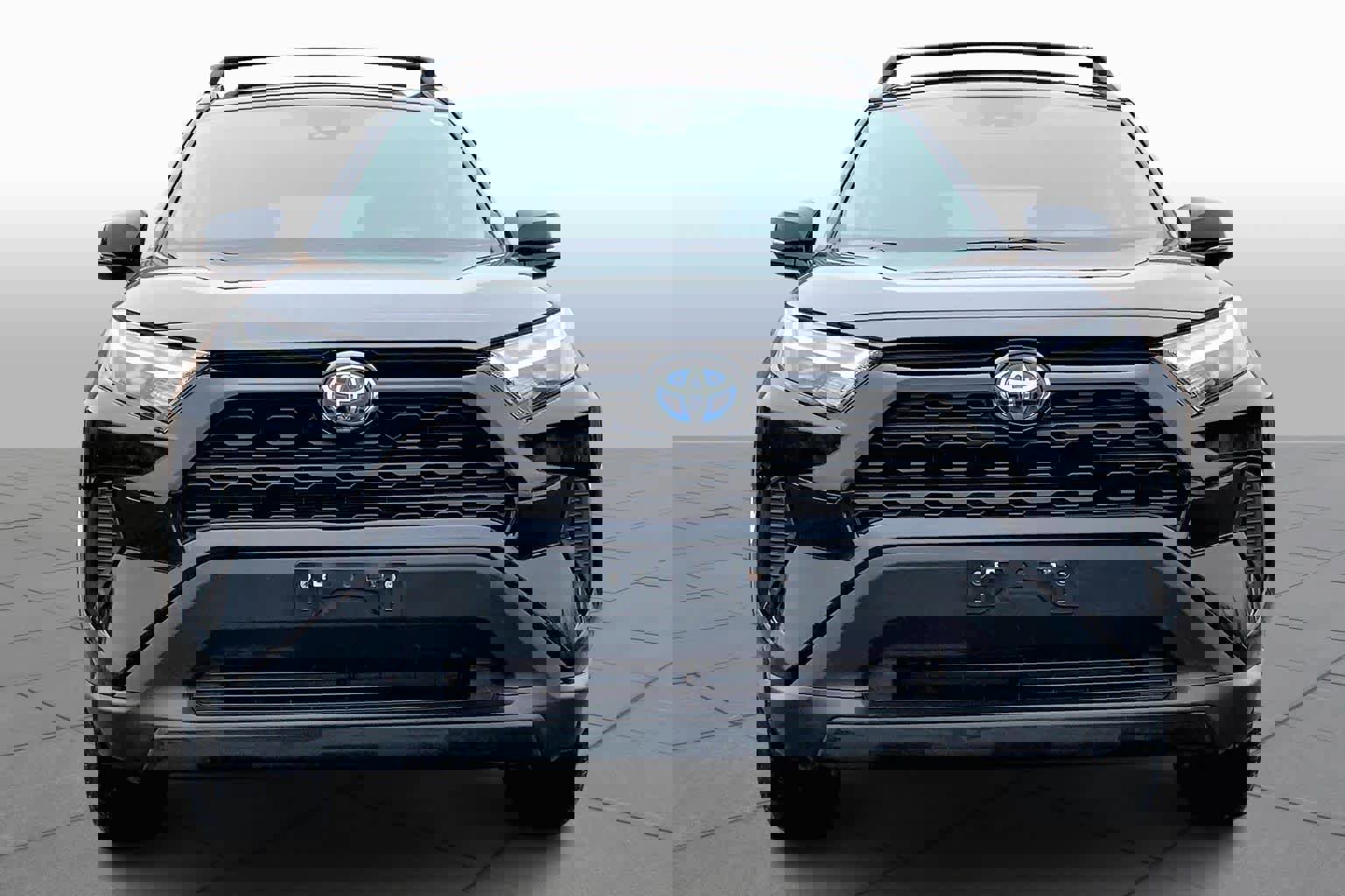 Used 2023 Toyota RAV4 XLE w/ Convenience Package image 3