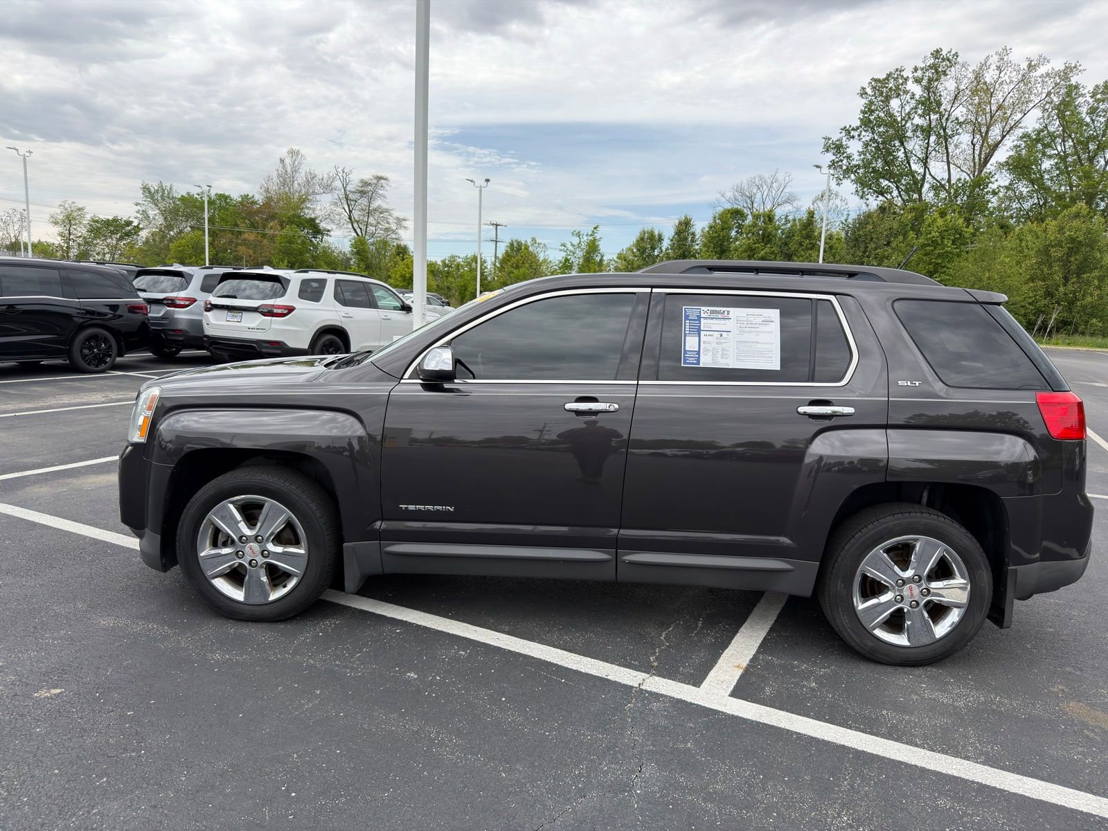 Used 2015 GMC Terrain SLT w/ Chrome Appearance Package FWD image 3