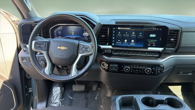 Used 2025 Chevrolet Silverado 1500 LT AWD/4WD image 10