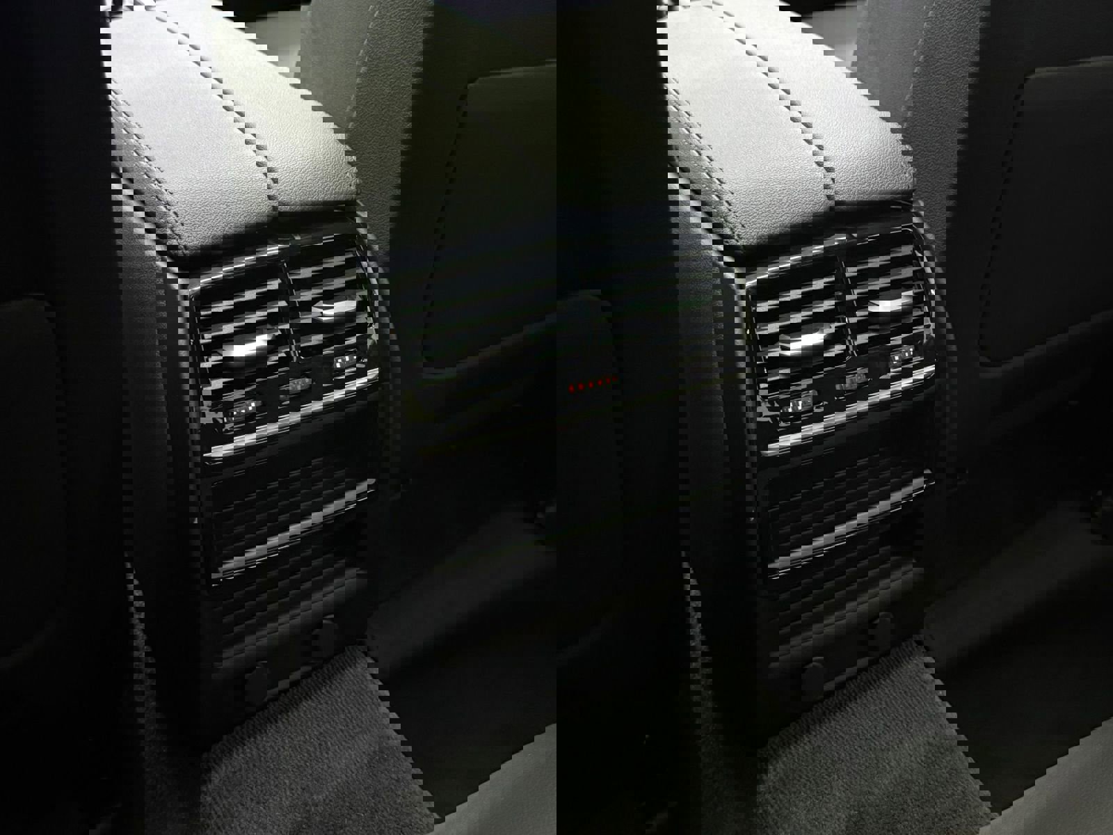 Used 2019 BMW 530e iPerformance w/ Convenience Package image 44