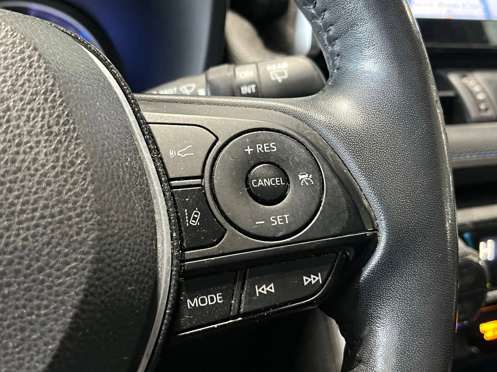 Used 2020 Toyota RAV4 XSE AWD/4WD image 29