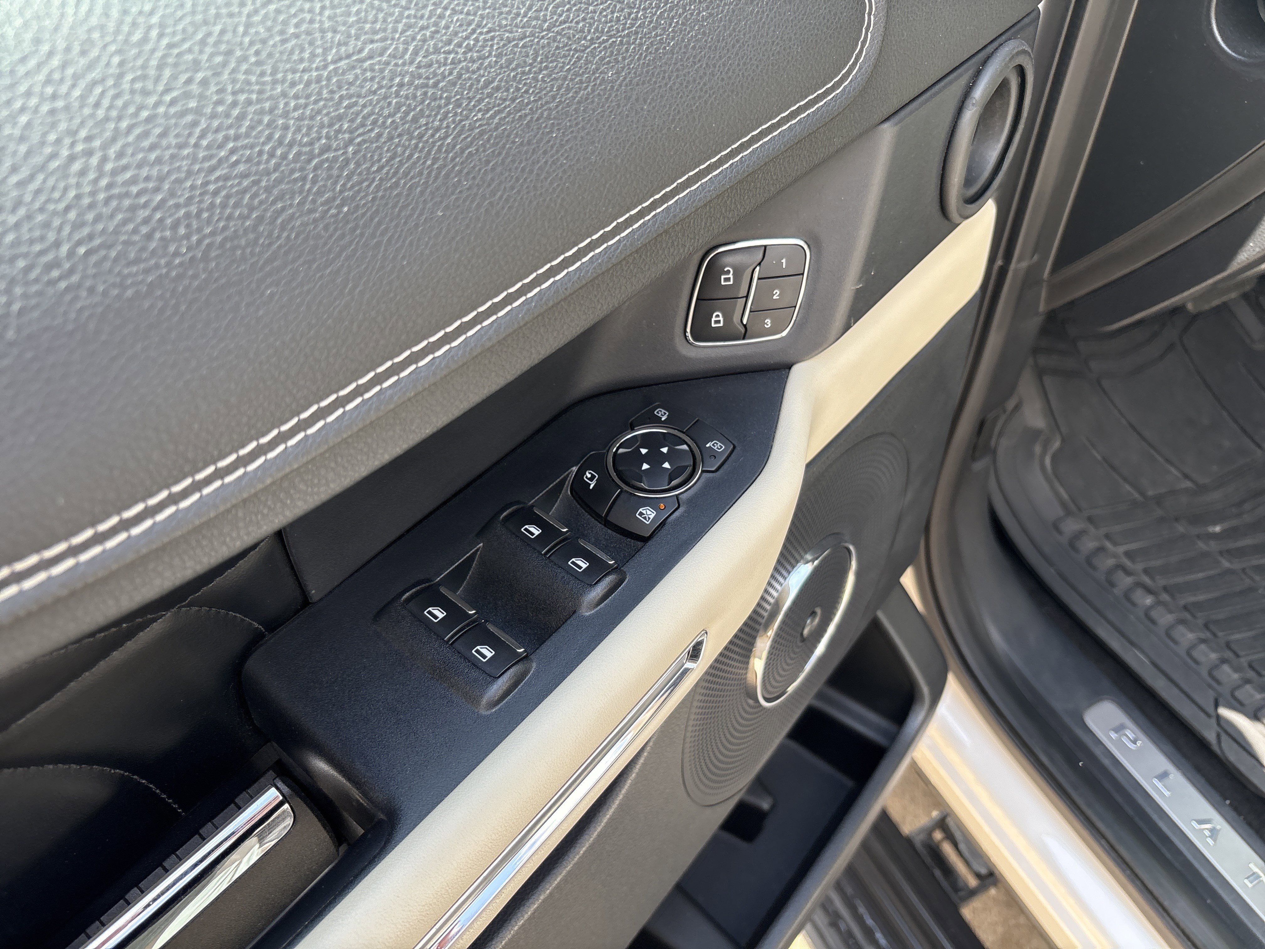 Used 2018 Ford Expedition Max Platinum AWD/4WD image 15