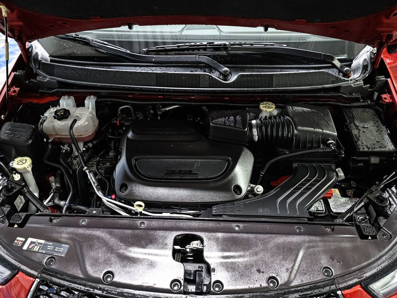 Used 2025 Chrysler Pacifica Select FWD image 16