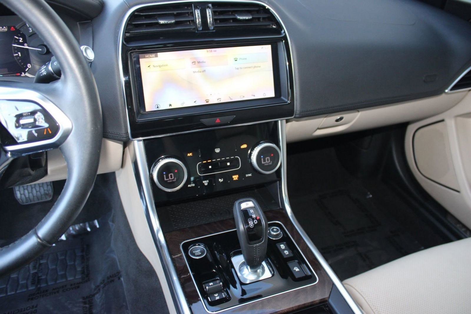 Used 2020 Jaguar XE S image 25