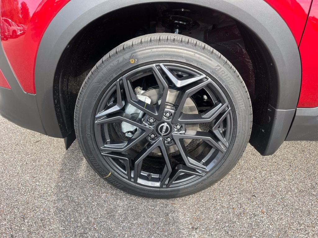 New 2027 Nissan Kicks SR w/ SR Premium Package FWD image 6