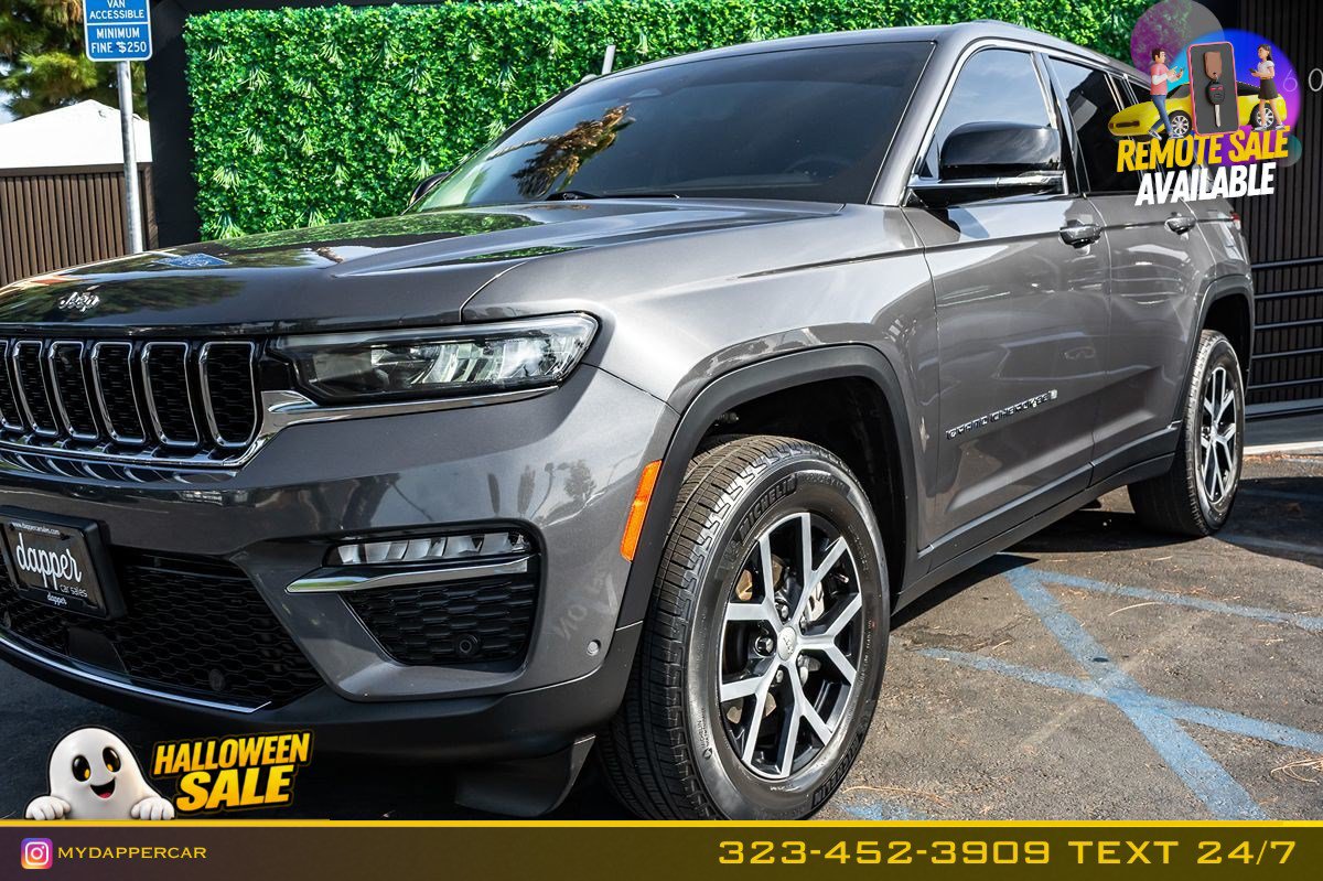 Used 2023 Jeep Grand Cherokee Limited w/ Luxury Tech Group II RWD image 2