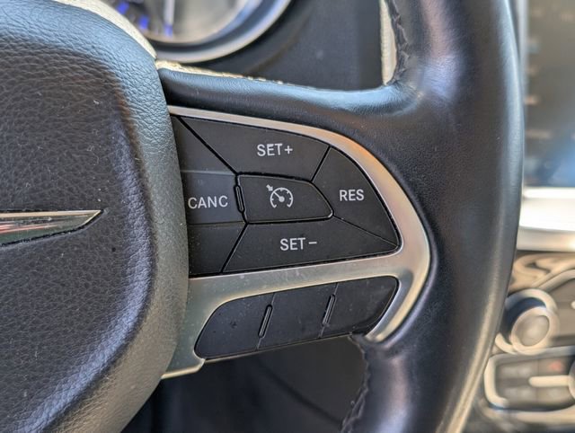 Used 2016 Chrysler 300 C image 32