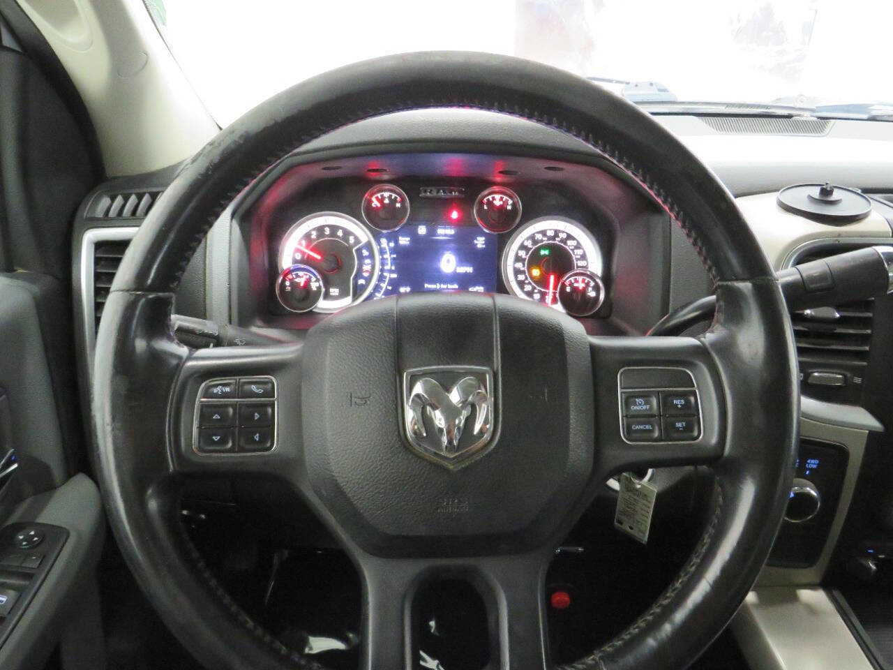 Used 2015 RAM 2500 SLT w/ Luxury Group image 15