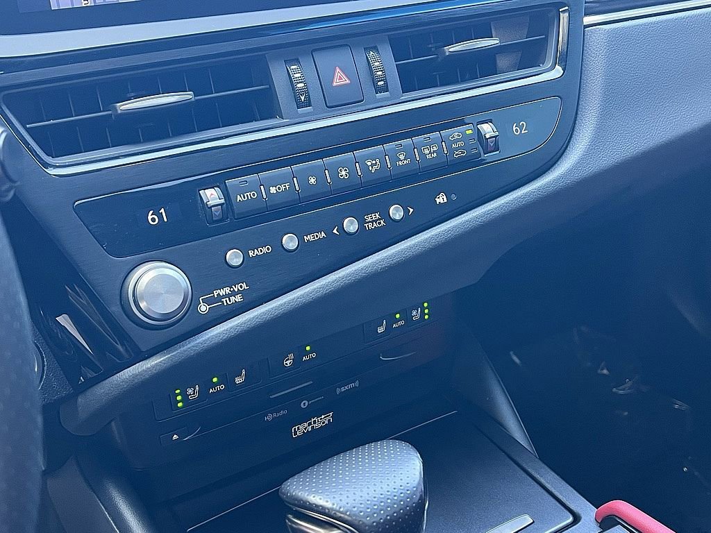 Certified 2022 Lexus ES 350 F Sport image 18