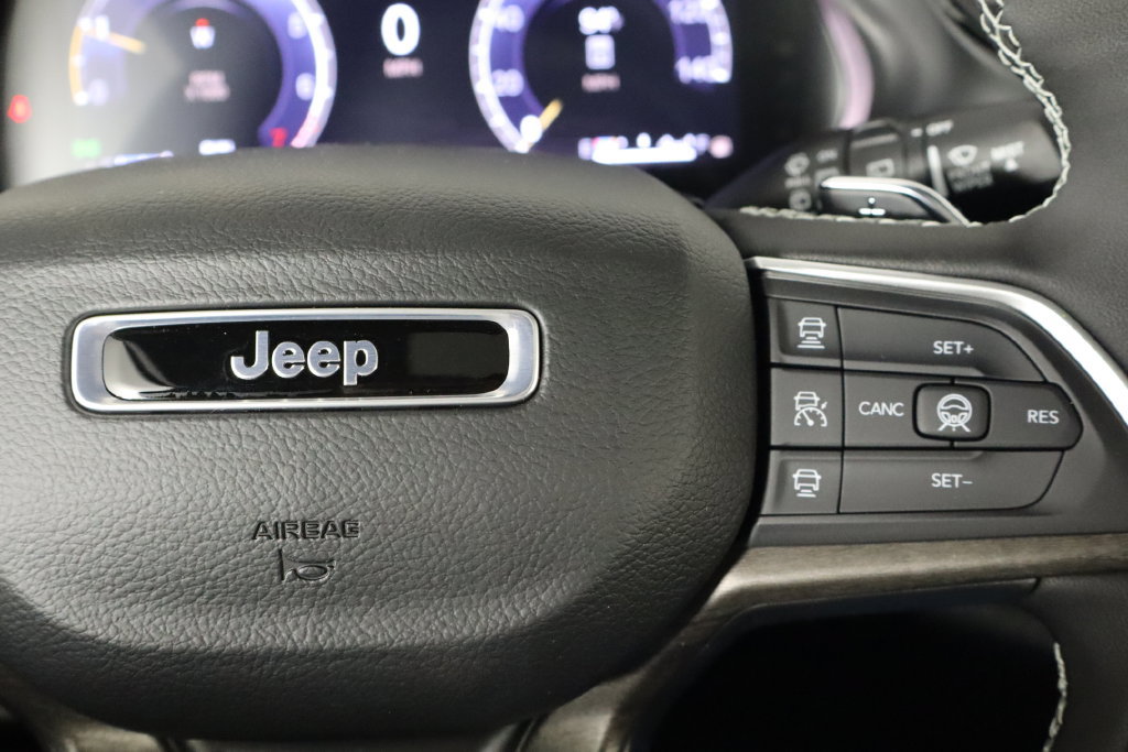New 2027 Jeep Grand Cherokee Altitude AWD/4WD image 10
