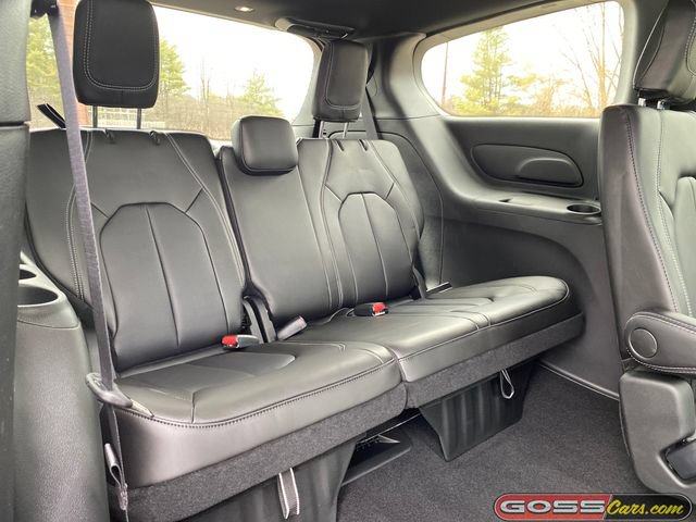 New 2026 Chrysler Pacifica Select w/ S Appearance Package FWD image 8