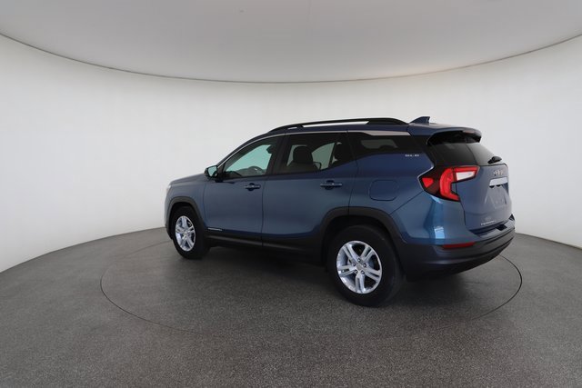 Used 2024 GMC Terrain SLE w/ Driver Convenience Package image 10