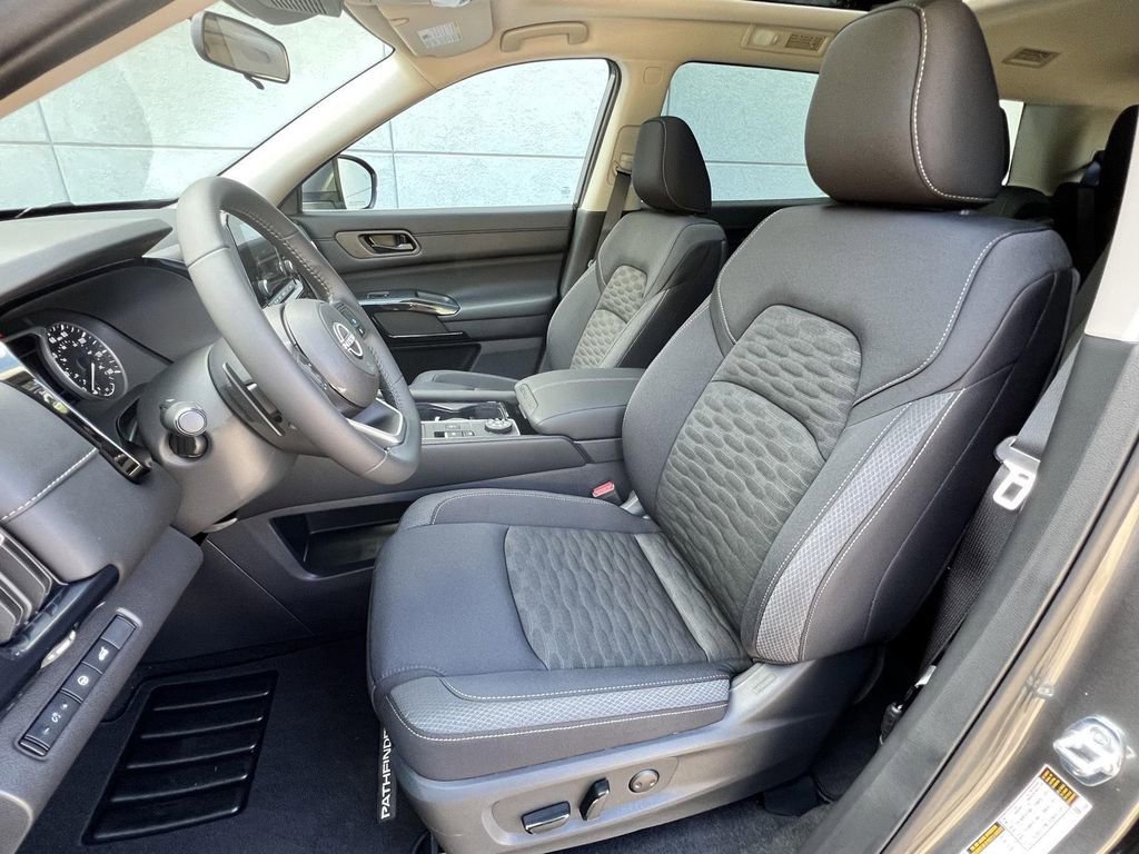 New 2025 Nissan Pathfinder SV w/ SV Premium Package image 25
