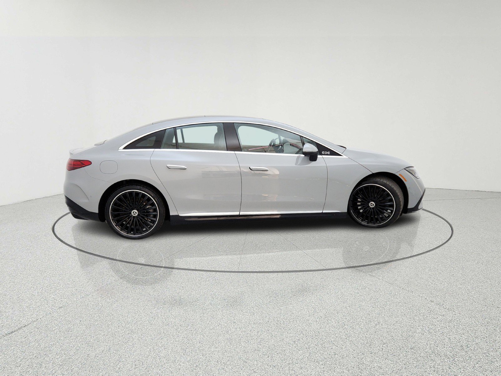 Used 2025 Mercedes-Benz EQE 500 4MATIC Sedan image 7