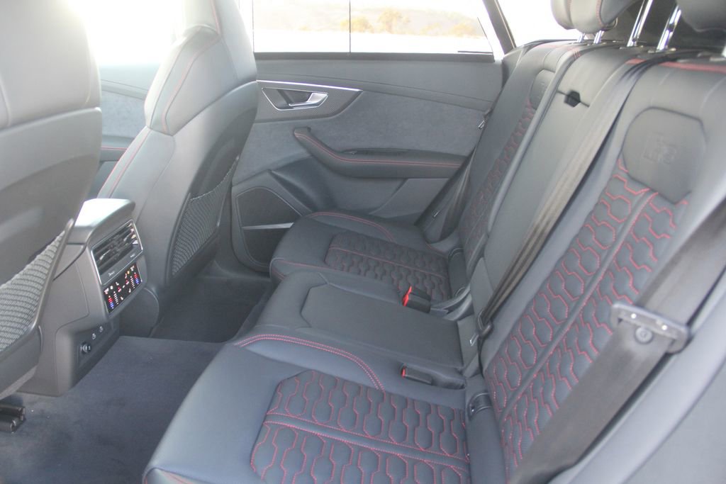 New 2025 Audi RS Q8 performance image 17