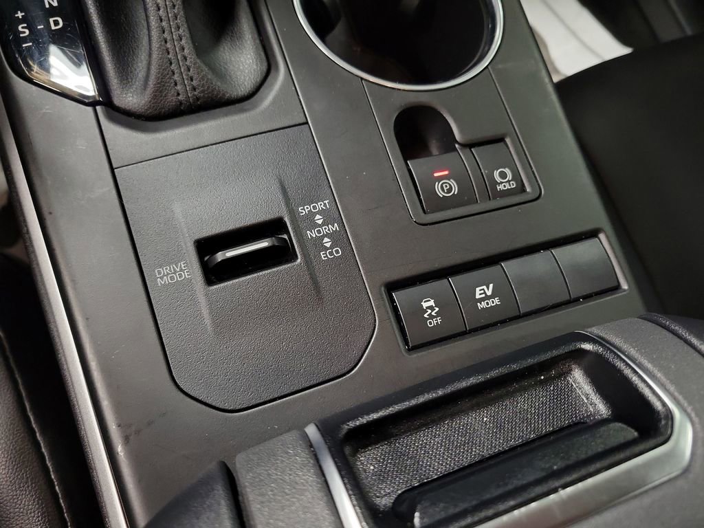 Used 2021 Toyota Highlander XLE image 15