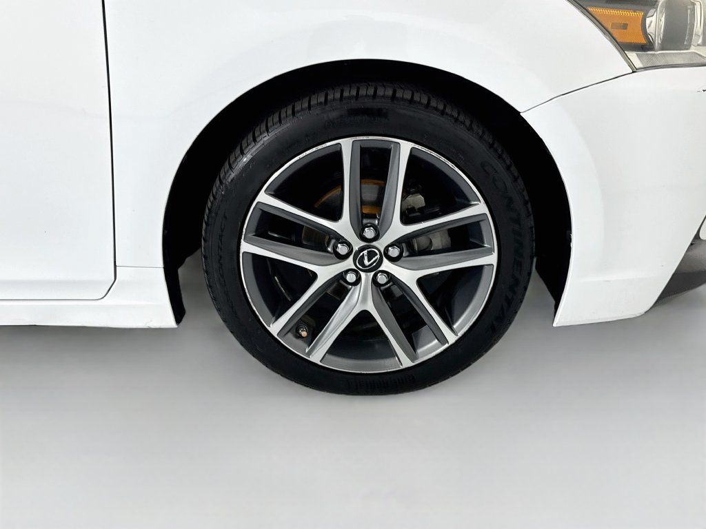 Used 2017 Lexus CT 200h w/ Navigation System Package FWD image 32