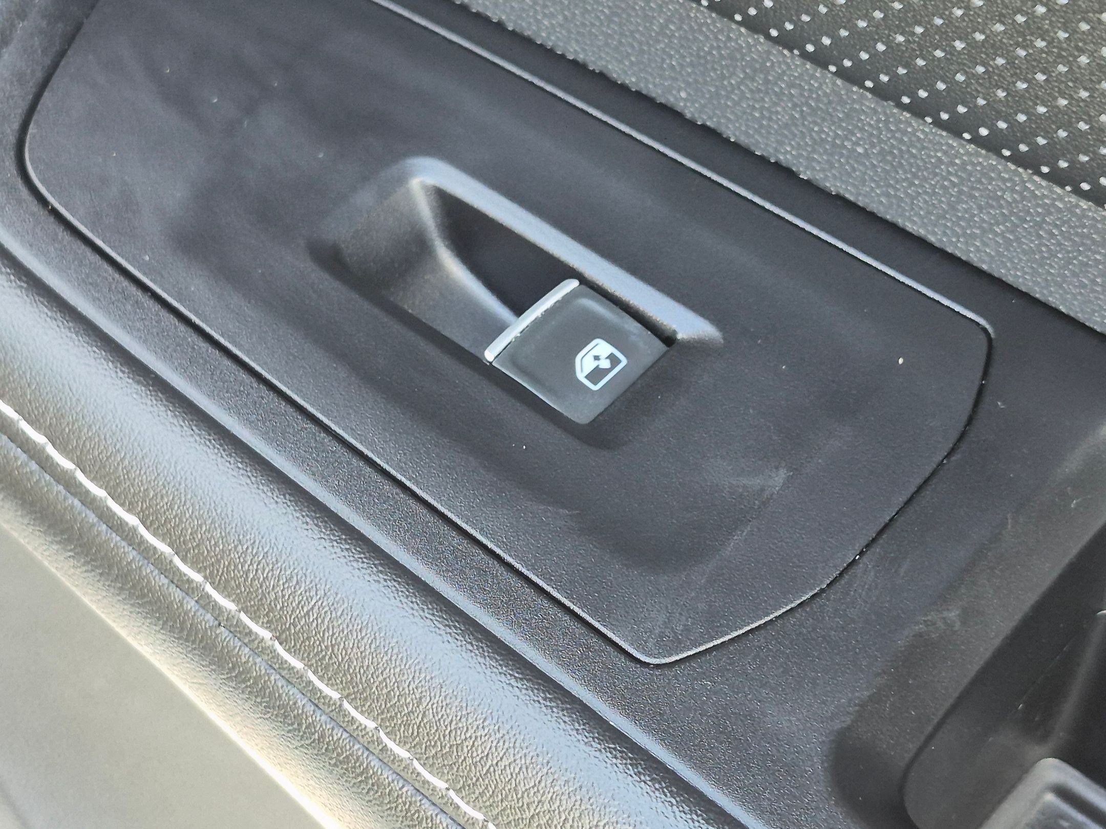 Used 2024 Volkswagen Atlas SE w/ Panoramic Sunroof Package FWD image 38