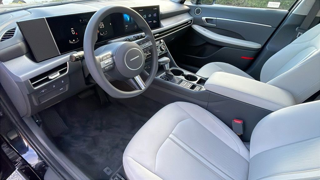 Certified 2025 Hyundai Sonata SE image 14