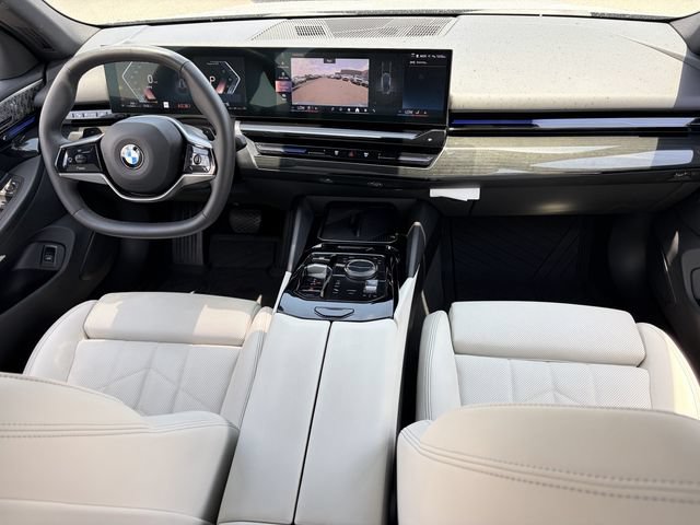 Used 2025 BMW 530i RWD image 17