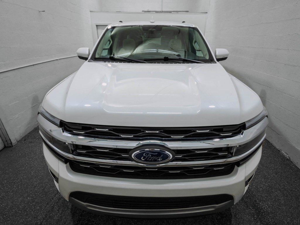 Used 2024 Ford Expedition Max Limited AWD/4WD image 3