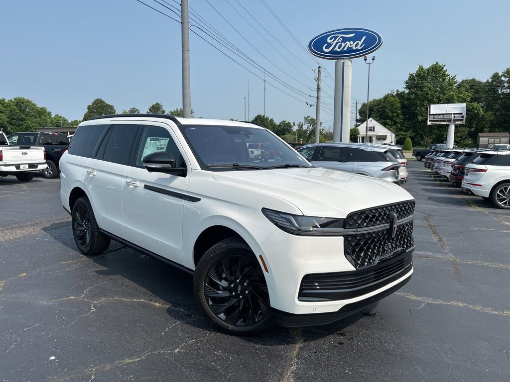 New 2025 Lincoln Navigator Reserve w/ Jet Appearance Package