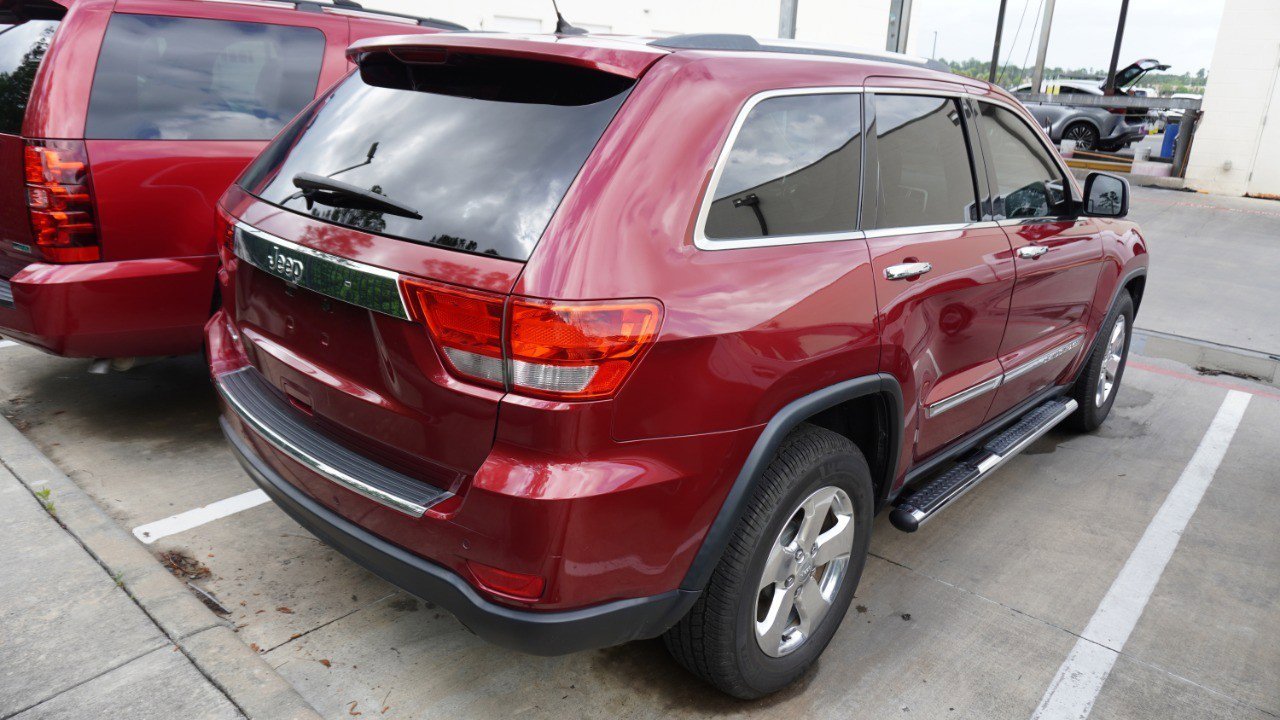 Used 2013 Jeep Grand Cherokee Limited w/ Luxury Group II image 4